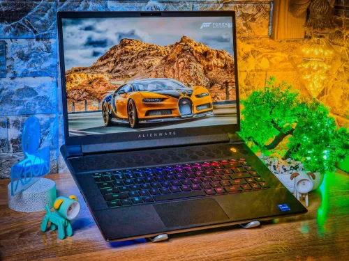 ALIENWARE M16 R1 intel I7-13700HX 16gb ddr5 512gb ssd RTX 4070 16  pouce 2k  165HZ