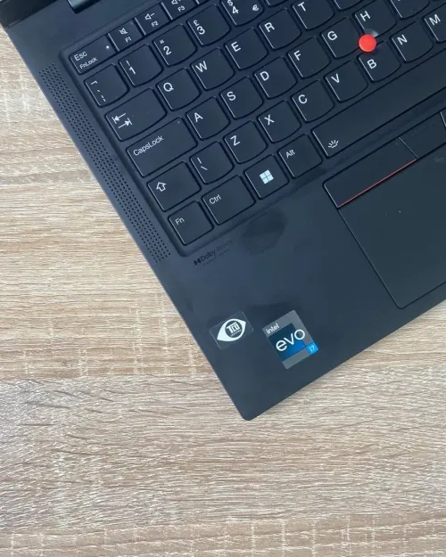 THINKPAD X1 CARBONE GEN 10/ INTEL i5-1235U EVO/disk  512 gb ssd nvme/ecran 14 2K /iris xe graphique