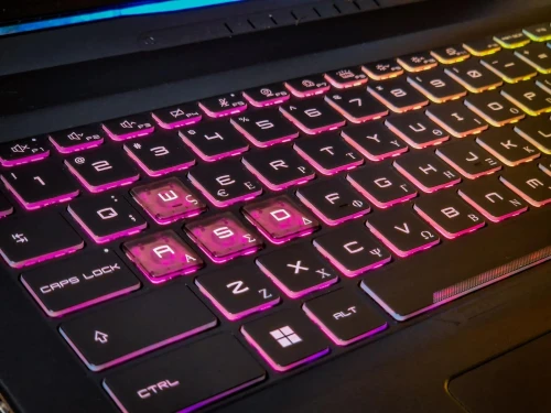 MSI KATANA 15 B13V/ I7-13620H /16GO DDR 5/1024 GB SSD/ RTX 4060 08GB/15.6 POUCE FHD 144HZ