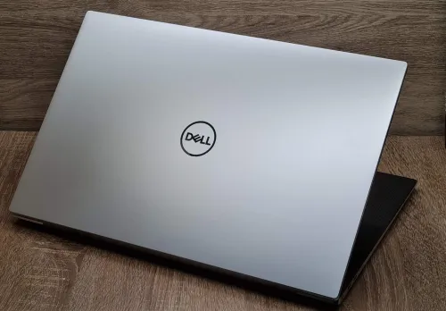 DELL XPS 17 9700 MAX /I9-10880H /RAM 64GB DDR4/DISK 2TB SSD /RTX 2060 6GB /17.3 POUCE 4K TACTILE 