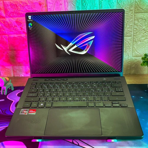 ASUS ROG ZEPHYRUS G14/ RYZEN 7-6800HS/ram 16gb/disk 512/AMD RADEON RX 6700S 8GB