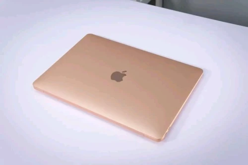 Model MacBook  AIR ROSE GOLDE 13-inch (M1, 2020) 13.3 SPG 8C CPU  \ 7C GPU  CYCLE 32 AVEC EMBALLAGE 