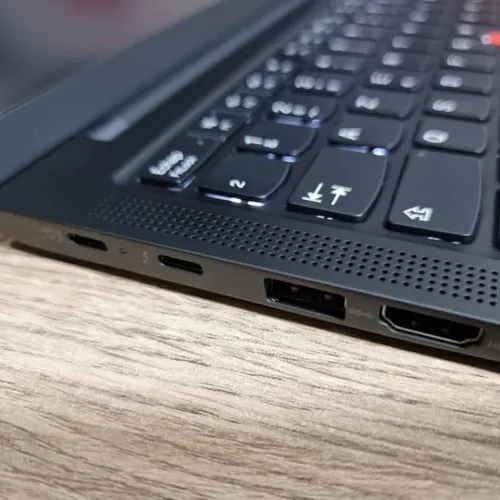 LENOVO THINKPAD X1 CARBONE GEN 9/INTEL I7-1165G7/32GB DDR5/512 gb ssd/14 POUCE  FHD 