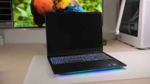 HP OMEN 16 MAX  2025  /RYZEN AI 9HX 375 5.4GHZ  /RAM 32GB LPDDR5X (5600 MHz)  /DISK 1TB   SSD NVIDIA GEFORCE RTX 5080 16GB  GDDR7 175WATT DLSS 4/ ECRAN  16  POUCE 240 Hz, faible