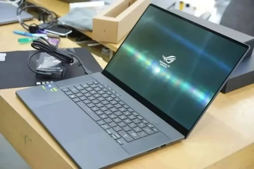 ASUS ROG ZEPHYRUS G16/ULTRA 9 -285H/32GB DDR5/1TB SSD/RTX 5070 8GB/16 POUCE  OLED 2.5K 240HZ