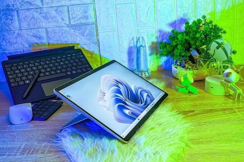 MICROSOFT SURFACE PRO 8 2023 I7-1185G7 / 16GB DDR4 4267 / 256GB SSD / ECRAN 13.3 3K TACTILE