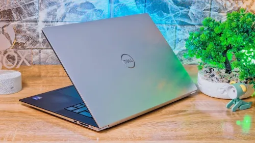 DELL XPS 15 9530 intel I9 -13900H  5.5GHZ 32GB DDR5 1TB SSD RTX 4060 15.6 POUCE IPS FULL HD