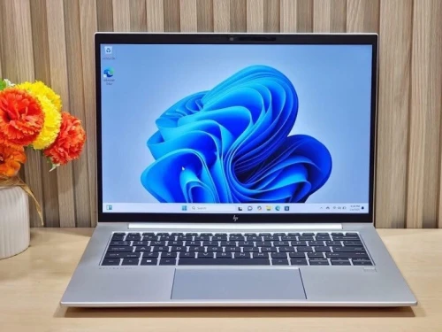 HP ELITEBOOK 840 G10 2023/ intel i7- 1355U/16gb DDR5/512GB ssd/ iris xe  graphique 4gb/14" fhd+ IPS