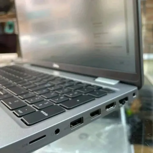 DELL LATITUDE 5340/ intel I5 -1345U/16GB DDR5/256 GB SSD/ECRAN 13.3 pouce FHD+ IPS