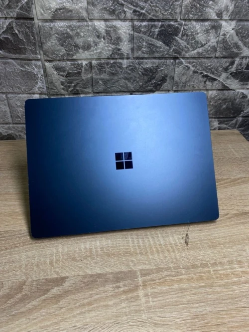 SURFACE LAPTOP 3/INTEL  I5-1035G7/08  DDR4/256GB  SSD/intel UHD graphique 4gb/13.4  2k tactile      