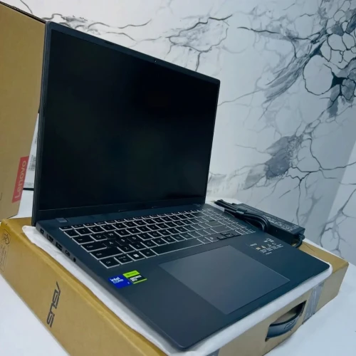 ASUS VIVOBOOK V16 2025/Core 7-240H/16 GB  DDR5/1024 GB  SSD/NVIDIA RTX 3050 06 GB/16  pouce IPS FHD