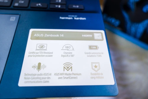 ASUS ZENBOOK 14 oled/intel I5-1255P  EVO/ram 08 ddr 5/disk 256 gb ssd/ecran 14 pouce 2.6K OLED 60Hz 