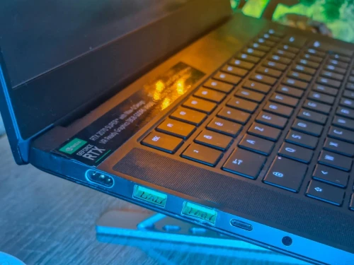 RAZER BLADE 15/intel I7 -10875H/ram 32gb ddr4/disk 2TB ssd/nvidia RTX 2070 08GB/15.6pouce FHD 300Hz 