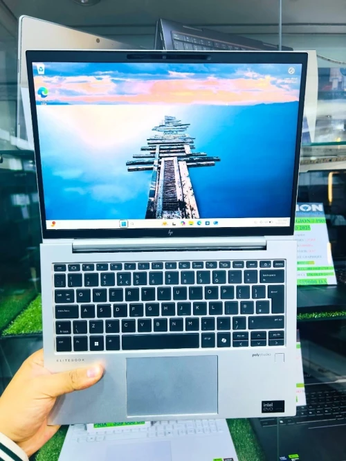 HP ELITEBOOK 830  G11/ULTRA 5 -125U/16 DDR5 /256 gbNVME/ntel AI Boost/ecran 13.3 pouce  IPS FHD