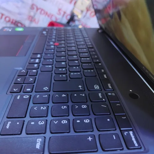 LENOVO THINKPAD P16S /RYZEN PRO 7-7840U  5GHZ/RAM 32GB/DISK 512GB SSD/RADEON 780M 4GB/ECRAN 16.1POUCE