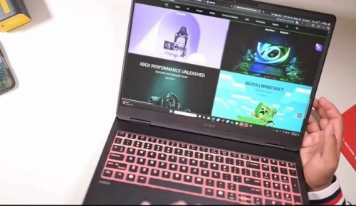 HP OMEN 16 MAX  2025  /RYZEN AI 9HX 375 5.4GHZ  /RAM 32GB LPDDR5X (5600 MHz)  /DISK 1TB   SSD NVIDIA GEFORCE RTX 5080 16GB  GDDR7 175WATT DLSS 4/ ECRAN  16  POUCE 240 Hz, faible