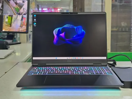 HP OMEN 16 MAX  2025  /RYZEN AI 9HX 375 5.4GHZ  /RAM 32GB LPDDR5X (5600 MHz)  /DISK 1TB   SSD NVIDIA GEFORCE RTX 5080 16GB  GDDR7 175WATT DLSS 4/ ECRAN  16  POUCE 240 Hz, faible