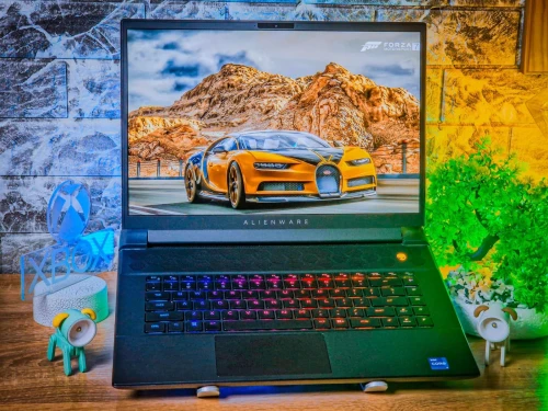 ALIENWARE M16 R1 intel I7-13700HX 16gb ddr5 512gb ssd RTX 4070 16  pouce 2k  165HZ