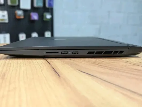 GIGABYTE AORUS 16/I7-13700H/16GB DDR5/1TB  NVME/RTX 4070 8GB/16.1" QHD+ 2.5k 240Hz
