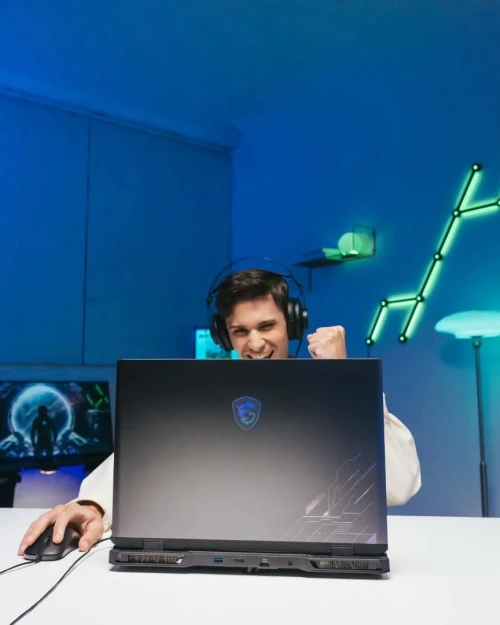 MSI CROSSHAIR 16 HX AI  2026/ULTRA 7-255HX /RAM 16GB DDR5/512GB SSD/NVIDIA RTX 5070 8GB/ECRAN 16 2.5K 240HZ