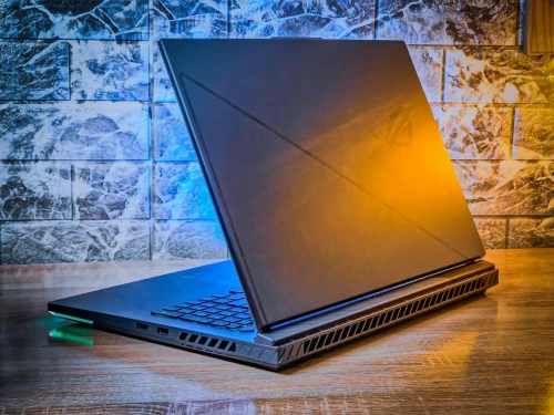 ASUS ROG STRIX G18/INTEL I9-13985HX/32GB DDR5/1024 gb / NVIDIA RTX 4070/18 POUCE QUHD 2.5K. 244HZ