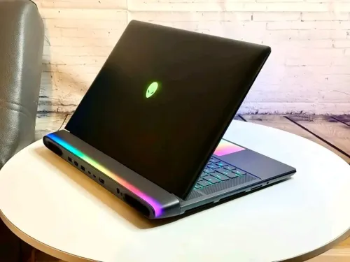 DELL ALIENWARE 16 AREA-51 2025/ULTRA 9-275HX/RTX 5080 16GB/RAM 32GB/1TB SSD/ECRAN 16 2.5K 240HZ