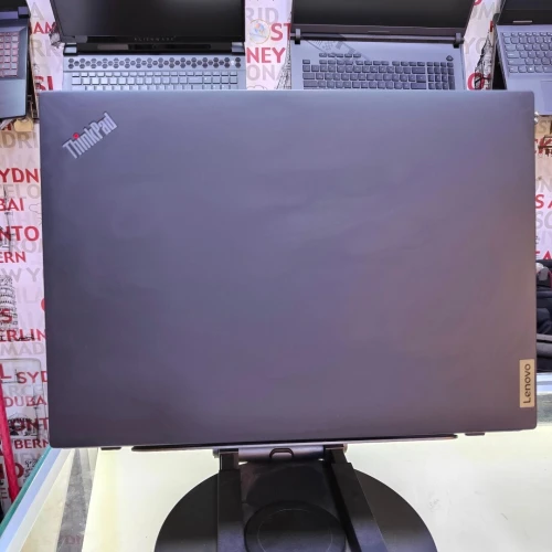 LENOVO THINKPAD P16S /RYZEN PRO 7-7840U  5GHZ/RAM 32GB/DISK 512GB SSD/RADEON 780M 4GB/ECRAN 16.1POUCE