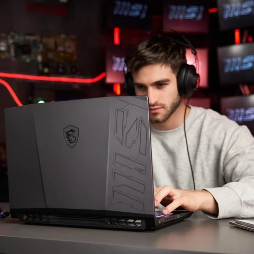 MSI PULSE 15 2024/CORE I7-13620H/16GB DDR5/DISK 512 GB SSD/NVIDIA RTX4070 08GB/15,6pouce 2.5K 240HZ 