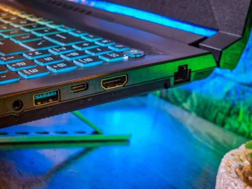 MSI KATANA 15 B12V/ INTEL i7-13700H/ RAM 16gb DDR5/DISK 512gb ssd/NIVIDIA RTX 4060/15.6 FHD 240HZ  
