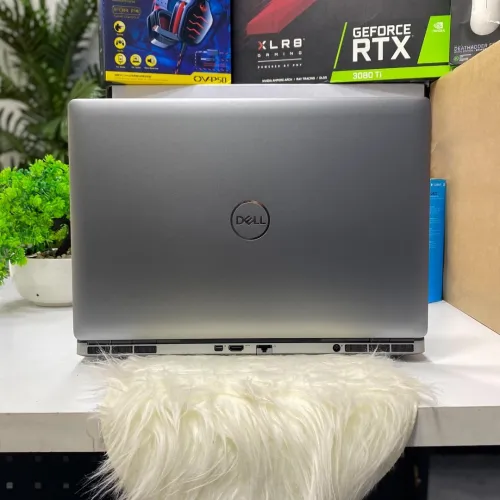  DELL PRECISION 7560 station travail/XEON W-11955M 5ghz/RAM 32GB/DISK 2.5TB SSD/RTXA4000 8G/ECRAN 4K