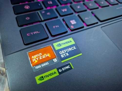 ASUS ROG ZEPHYRUS G14/AMD RYZEN 9-7940HS/32GB DDR5/1024gb ssd/RTX 4060 8GB/14.5  POUCE 3K OLED 120HZ