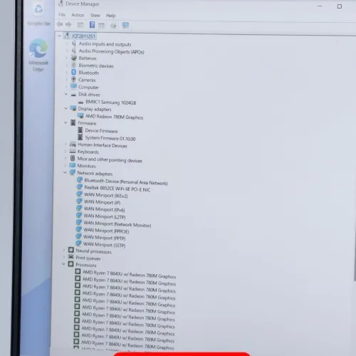 DELL INSPIRON 16/AMD RYZEN 7-8840U/DISK 1024 SSD/ECRAN 16.1 POUCE FHD