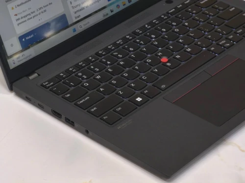 LENOVO THINKPAD T14S/RYZEN 7 PRO 6850U/32GB DDR5/256 gb ssd/14 pouce FHD+ IPS TACTILE