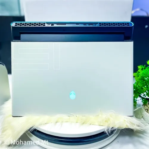 ALIENWARE M15 R7 AVEC BOITE/intel I7 -10870H/ram 16gb/disk 512 gb/nvidia RTX 3060/15.6 144 HZ
