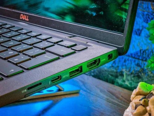 DELL LATITUDE 7420 Pro Professionnel Carbone  intel I7-1165G7 16gb ddr4 256gb ssd 14 pouce fulhd ips
