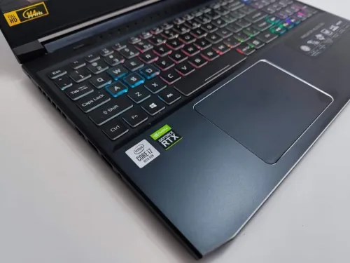 ACER PREDATOR HELIOS 300 