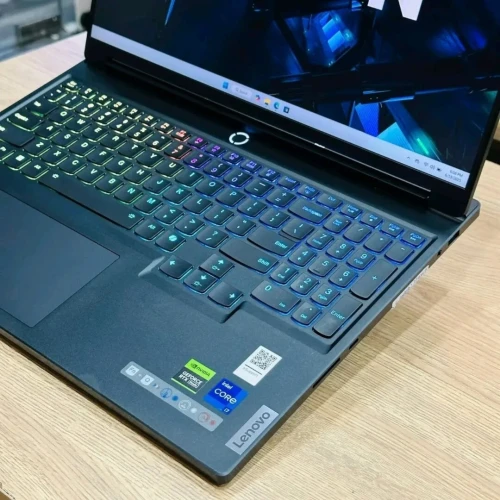 LENOVO LEGION 7/I9-14900HX/32GB DDR5/1024GB SSD/RTX 4070/ECRAN 16 2.5K 240HZ