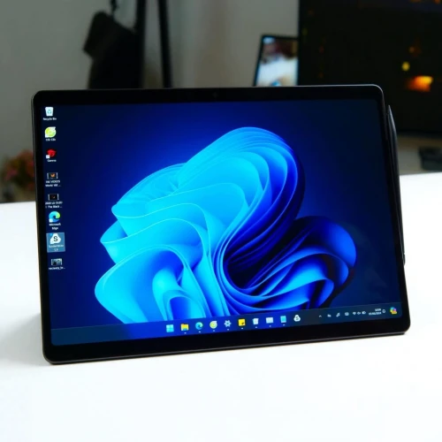 MICROSOFT SURFACE PRO 11 FOR BUSINESS/ULTRA 7- 268V/RAM 16GB DDR5/256GB SSD/13.3  3k OLED  TACTILE