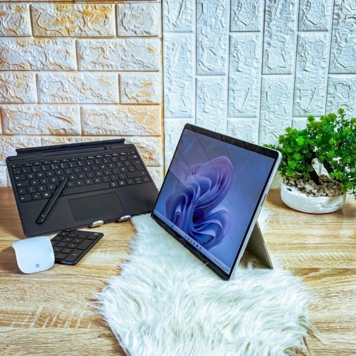 MICROSOFT SURFACE PRO 9 /INTELI7-1265U/RAM 16GB DDR5 /DISK 512TB SSD/13.3 POUCE  3k  TACTILE