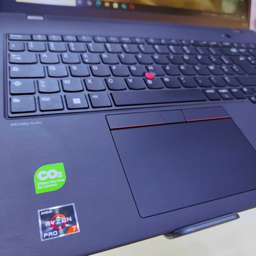 LENOVO THINKPAD P16S /RYZEN PRO 7-7840U  5GHZ/RAM 32GB/DISK 512GB SSD/RADEON 780M 4GB/ECRAN 16.1POUCE