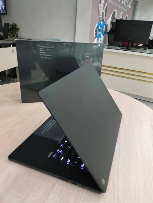 ASUS ProArt P16/RYZEN AI 9 HX 370 /RAM 32GO DDR5X/ 2 TO SSD/NVIDIA RTX4070 8GB/ 16 4K OLED  TACTILE
