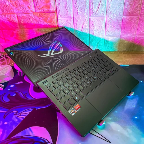 ASUS ROG ZEPHYRUS G14/ RYZEN 7-6800HS/ram 16gb/disk 512/AMD RADEON RX 6700S 8GB