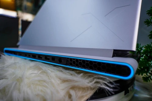 ALINEWAER X16 R1/INTEL I7-13700H/ram16 gb ddr5/disk 1024 gb ssd/nvidia RTX 4060/16 pouce 2.5K 240Hz 