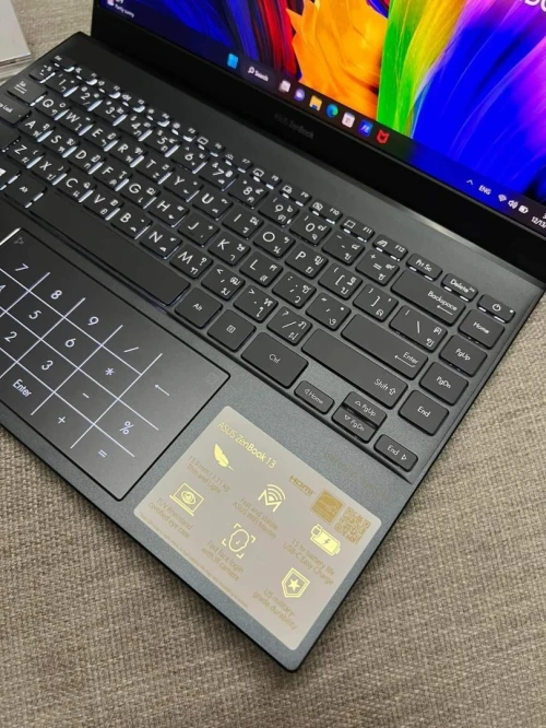 ASUS ZENBOOK 13/ intel i7-1165G7 EVO/16 gb ddr5 /1024 gb ssd/ iris xe  graphique  13.3 pouce OLED 