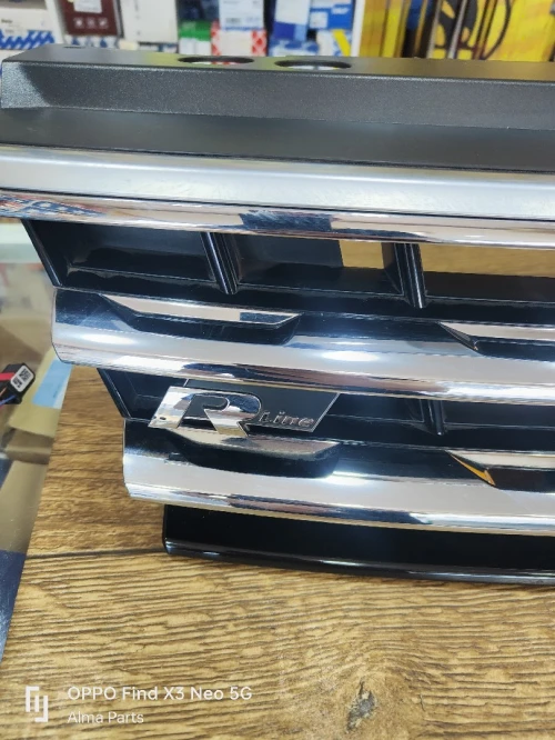 CALANDRE TIGUAN 2