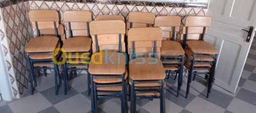 Tables avec chaises 