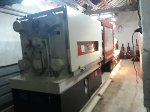 machine injection plastique pvc
