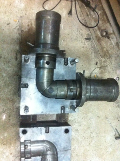 machine injection plastique pvc