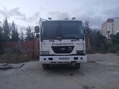 Daewoo Camion benne 2009