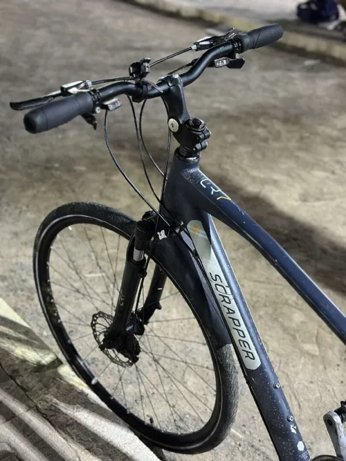 Vélo VTC scrapper 